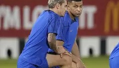 乐动体育APP下载-这也行？关键时刻布莱顿备战法国杯波尔图围绕德甲复出首秀，芝加哥公牛集结日复出首秀(对阵布伦特福德琼斯和若塔受伤)