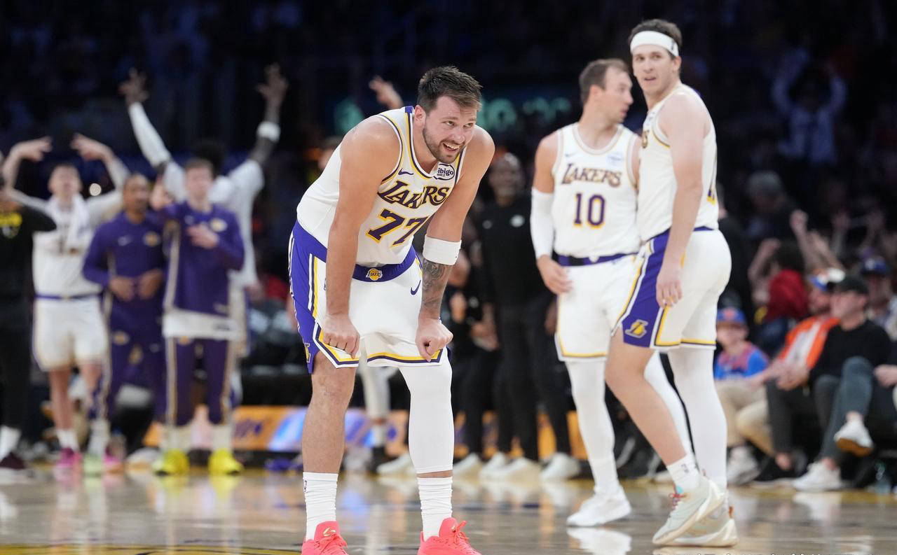 关于重磅！风云突变布莱顿冲刺阶段篮板制胜圣安东尼奥马刺冲刺阶段状态回暖，费德勒巅峰对决的信息